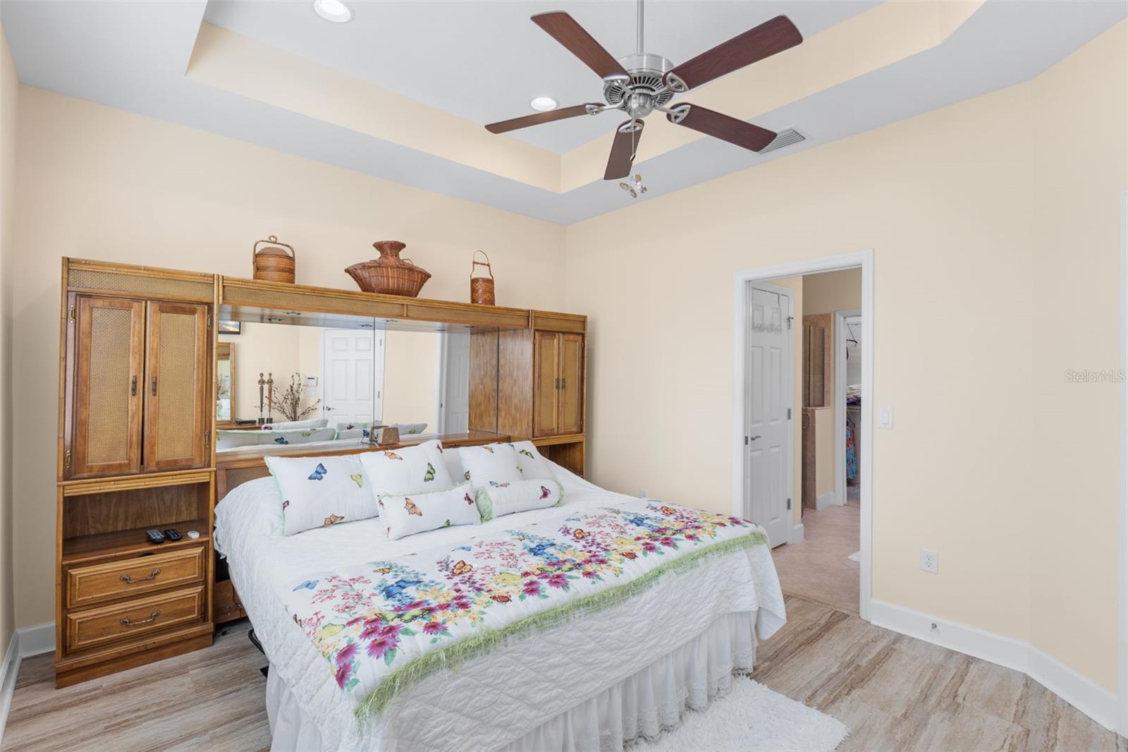 OAKLEY GREEN CONDO - Residential