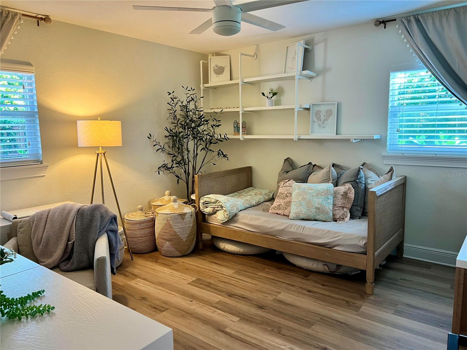 BARR CITY - Residential
