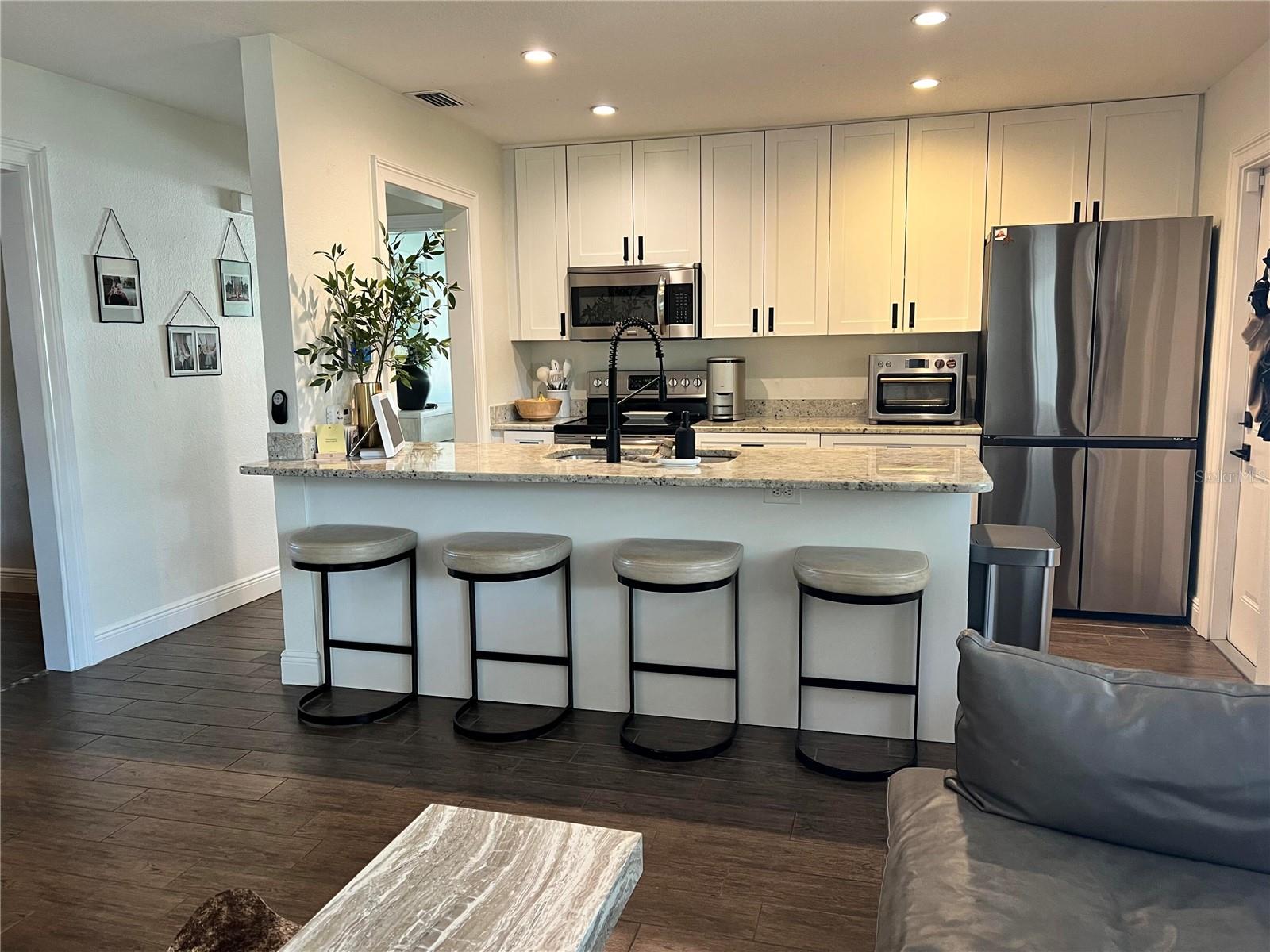 BARR CITY - Residential