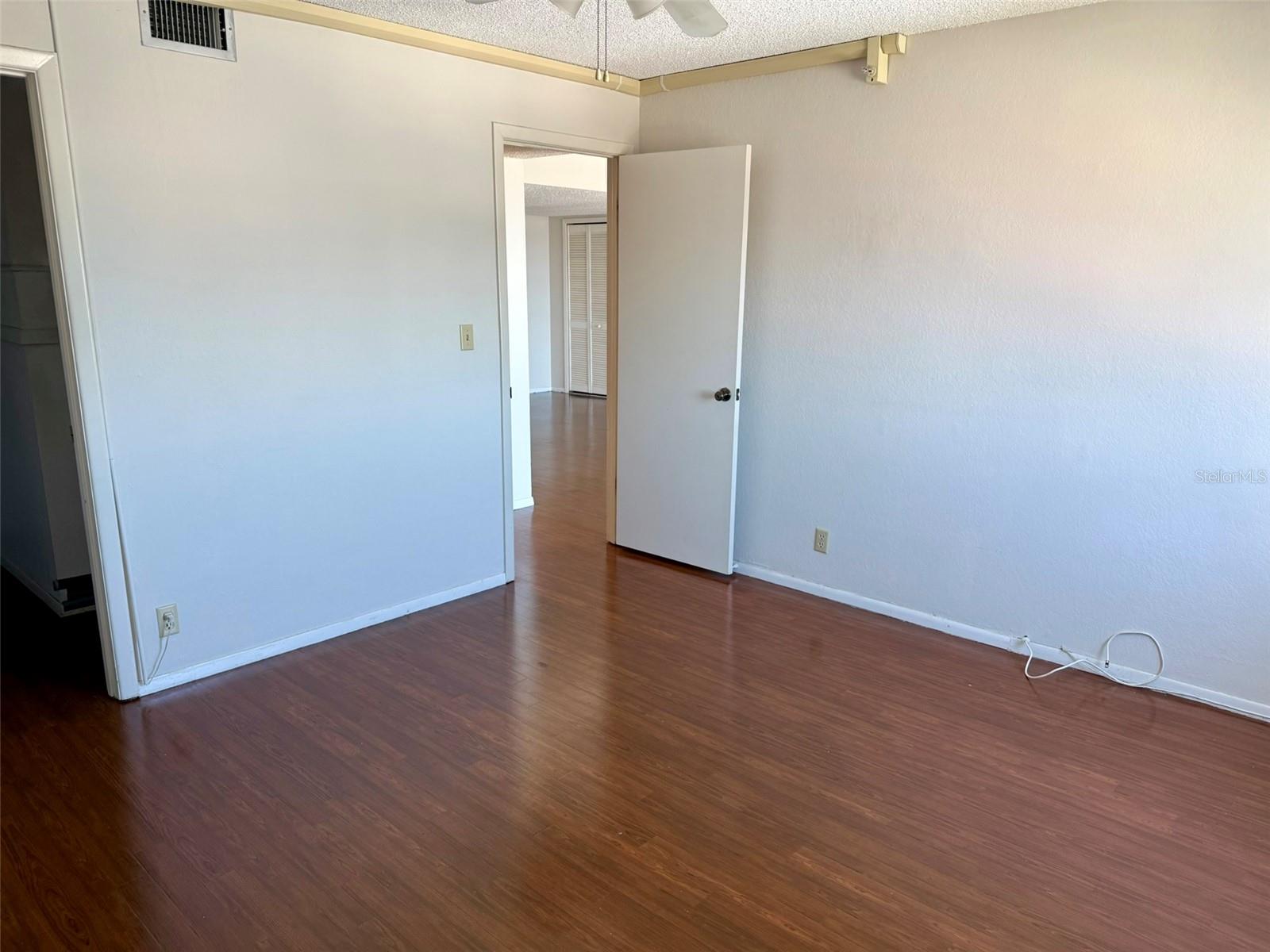 DOLPHIN COVE CLEARWATER - Residential Lease