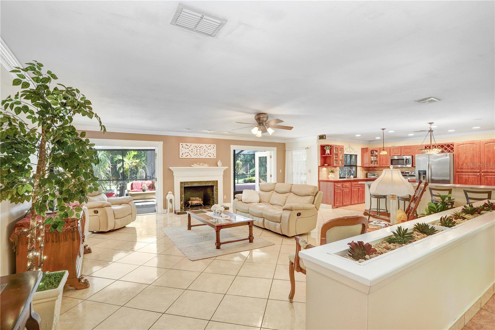 2503 VICTARRA CIRCLE