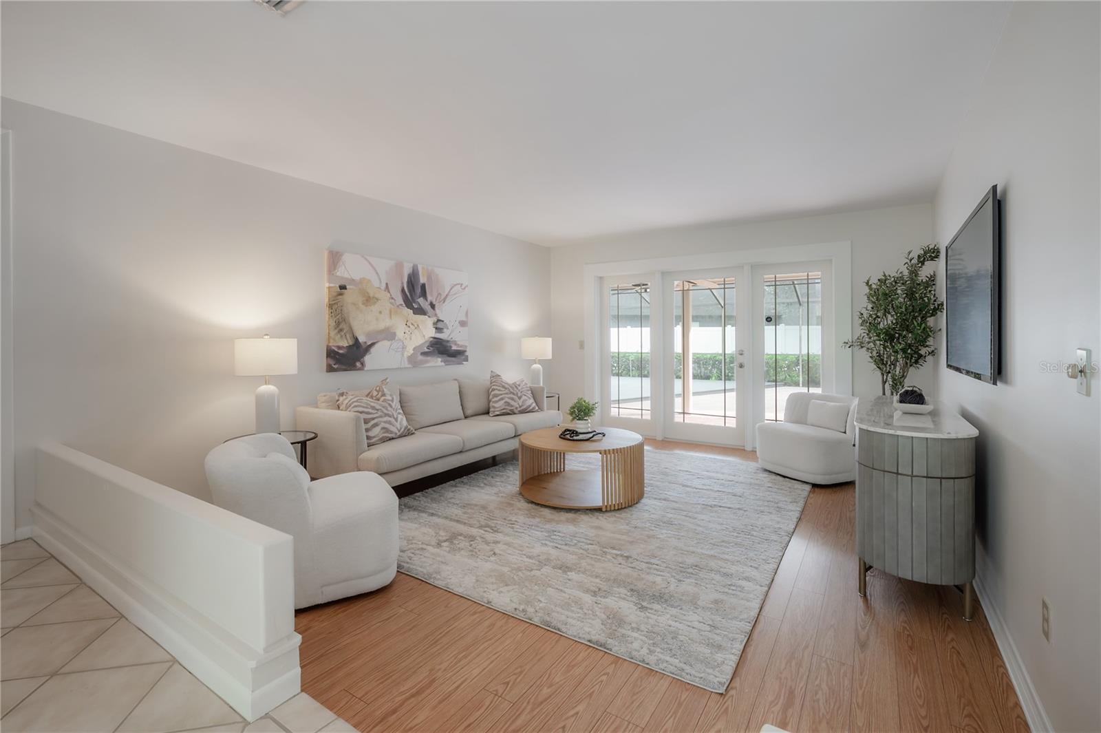 HUNTERS LAKE - Residential