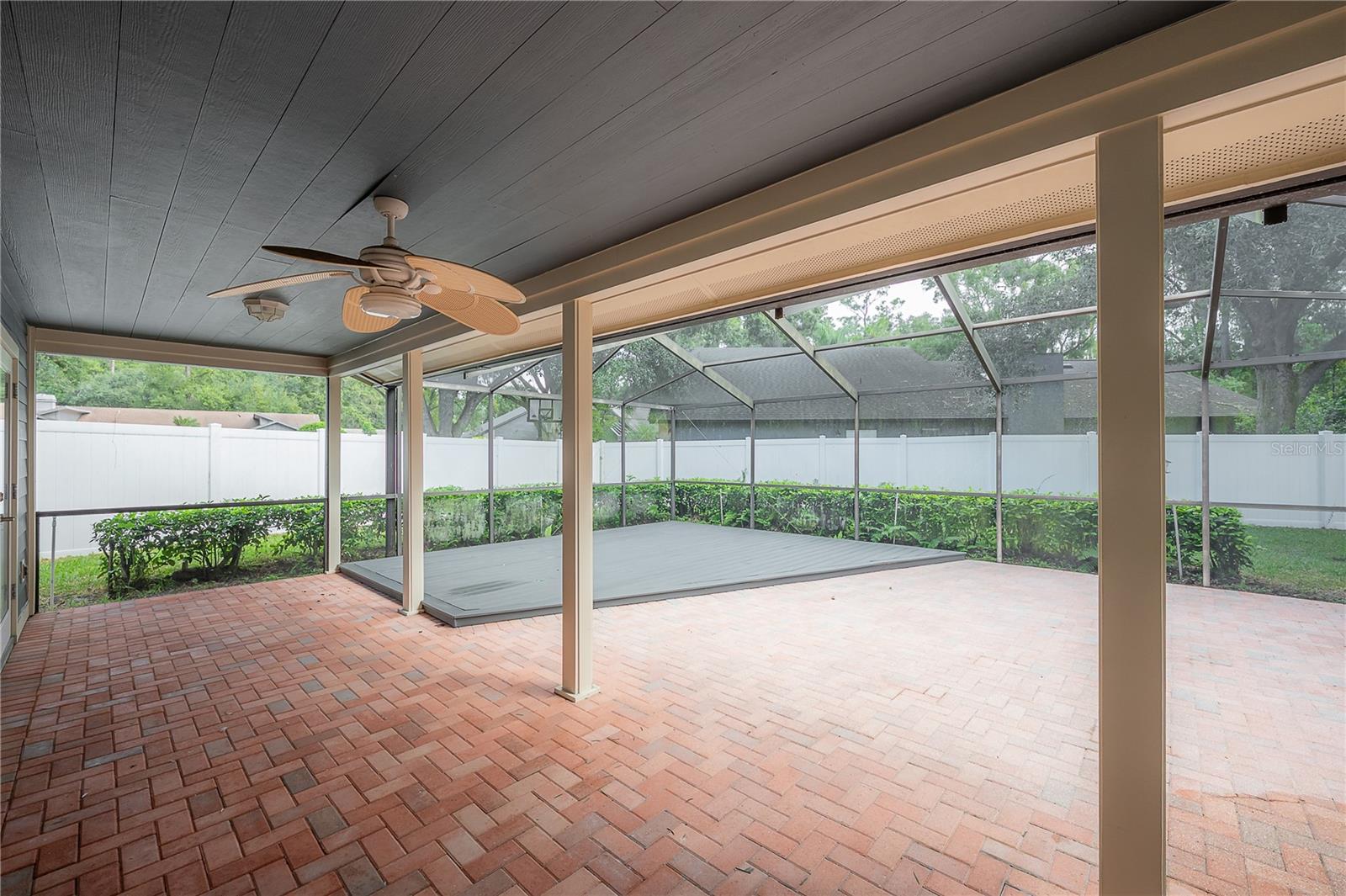 HUNTERS LAKE - Residential