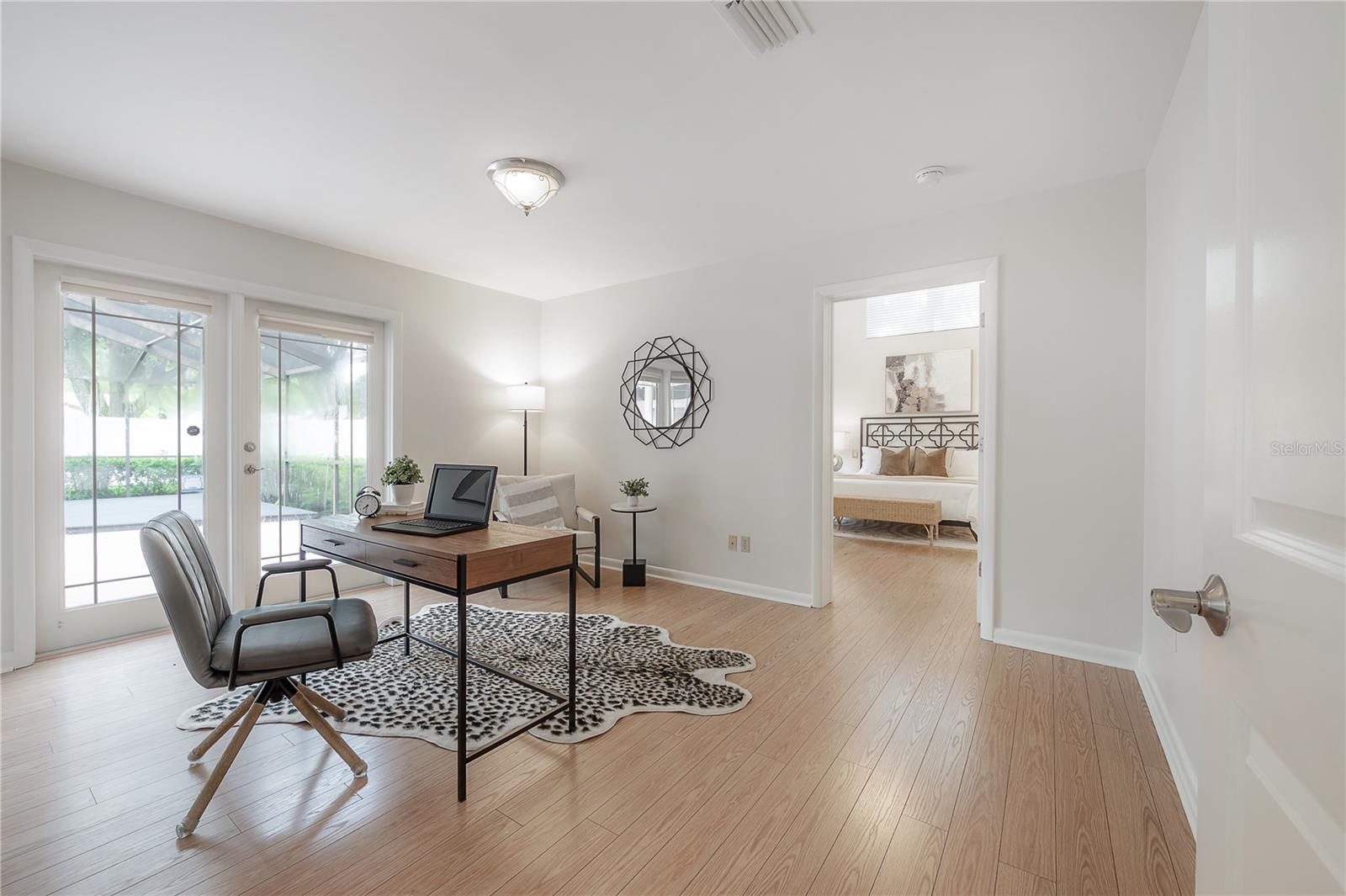 HUNTERS LAKE - Residential