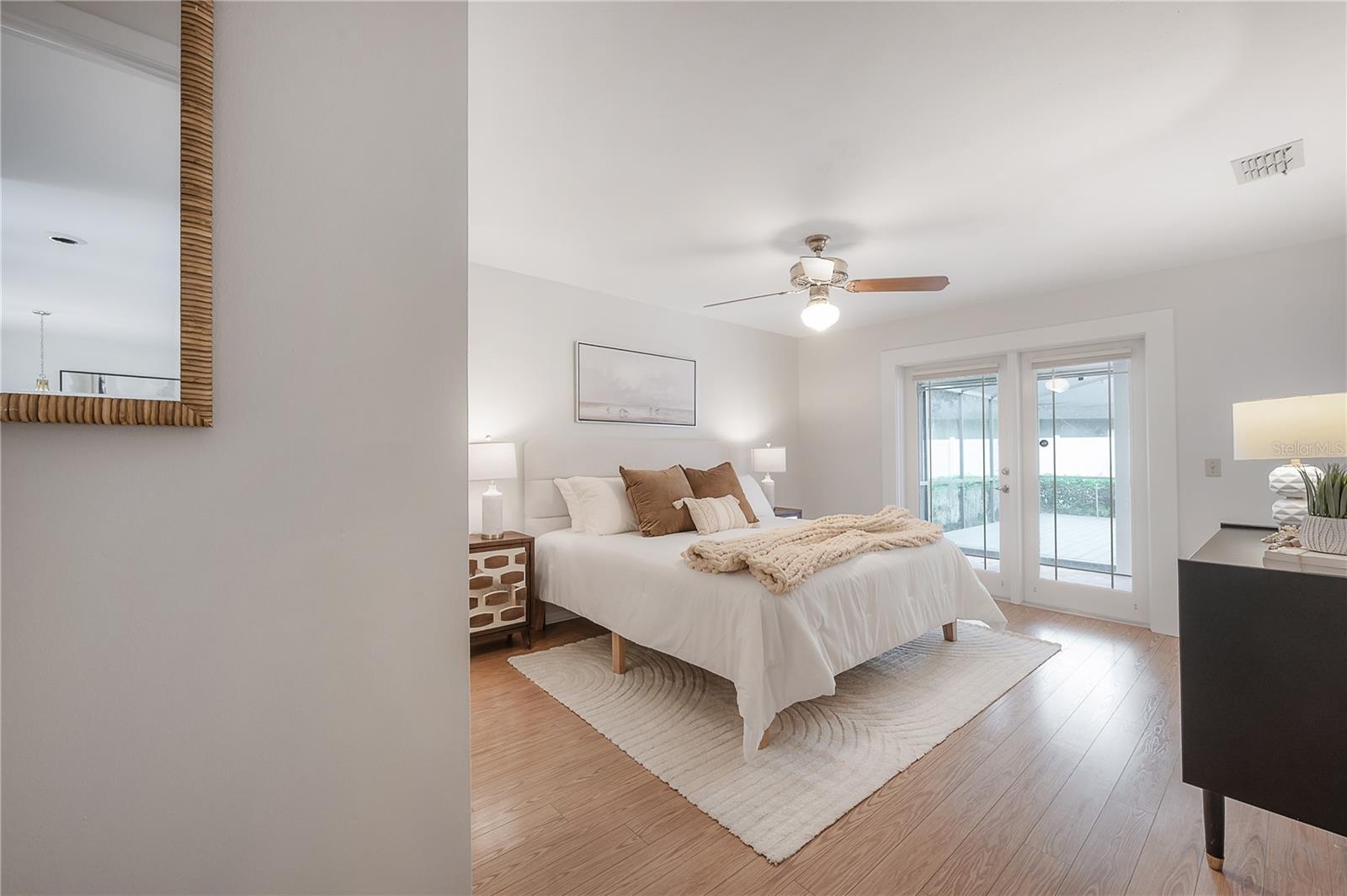 HUNTERS LAKE - Residential
