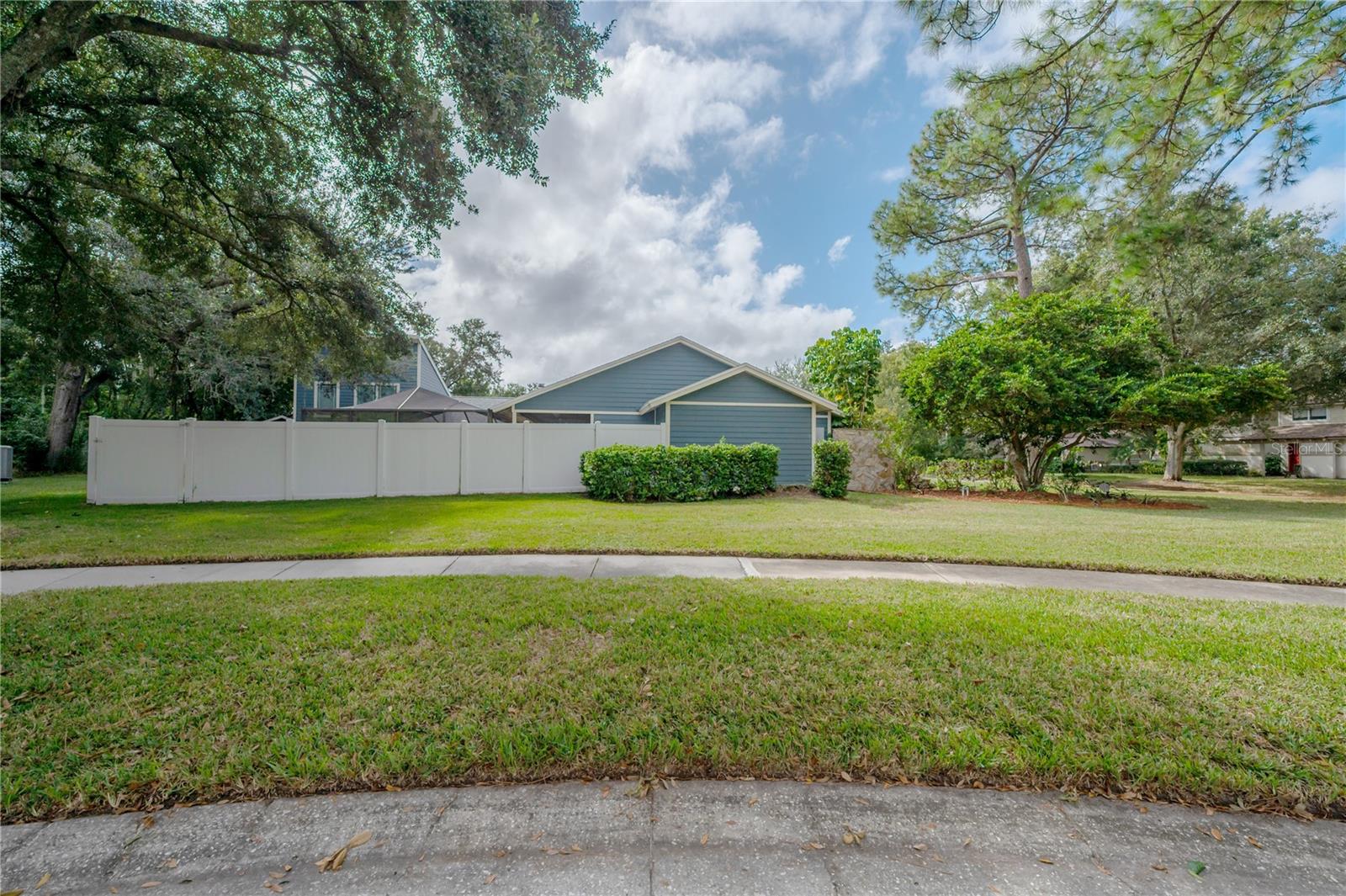 HUNTERS LAKE - Residential