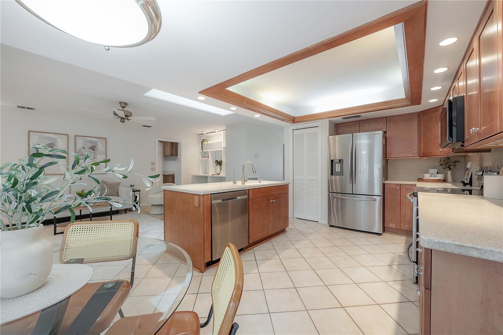 HUNTERS LAKE - Residential