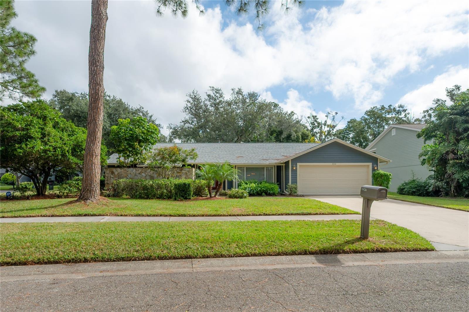 HUNTERS LAKE - Residential