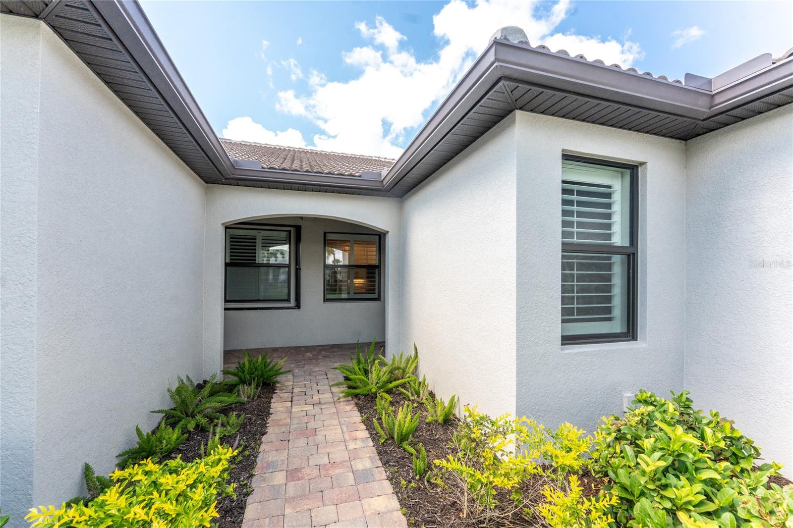 ISLANDWALK/THE WEST VLGS PHASE - Residential