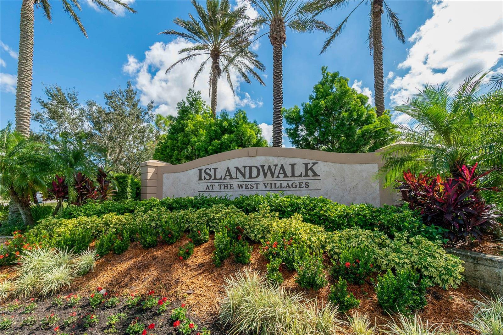ISLANDWALK/THE WEST VLGS PHASE - Residential