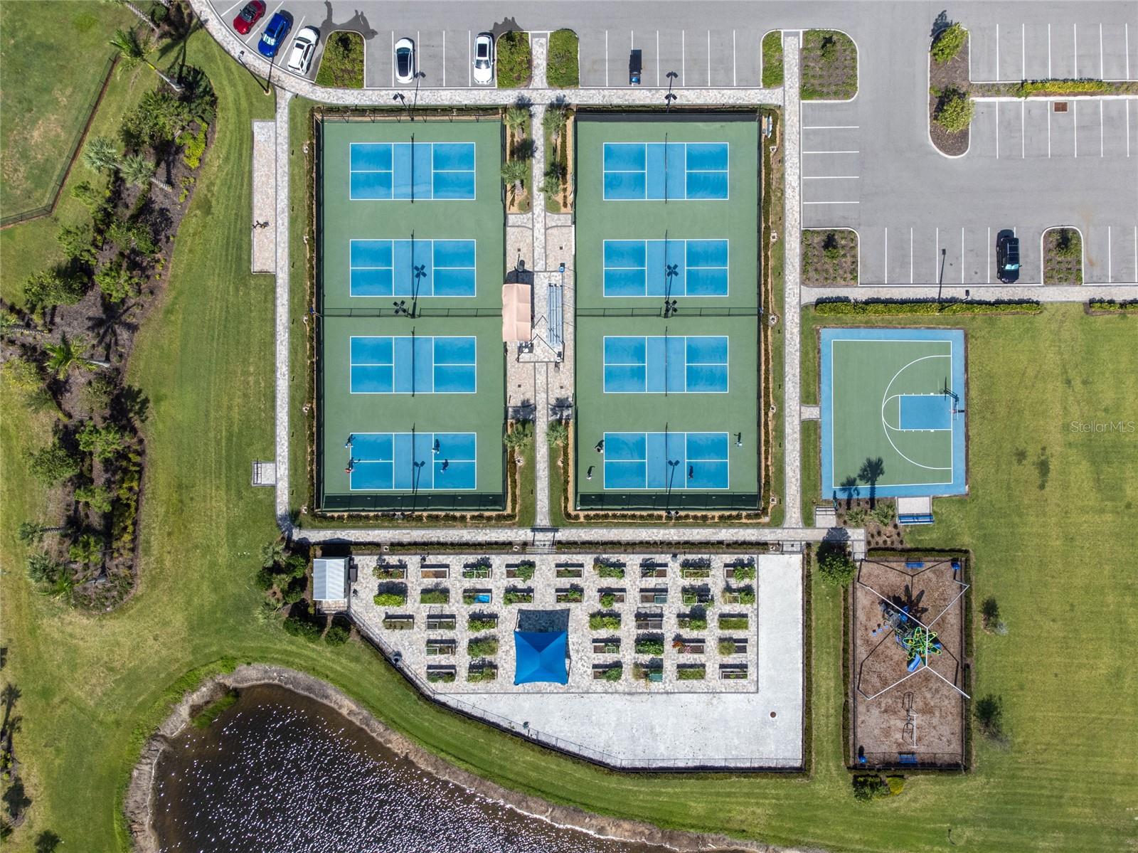 ISLANDWALK/THE WEST VLGS PHASE - Residential