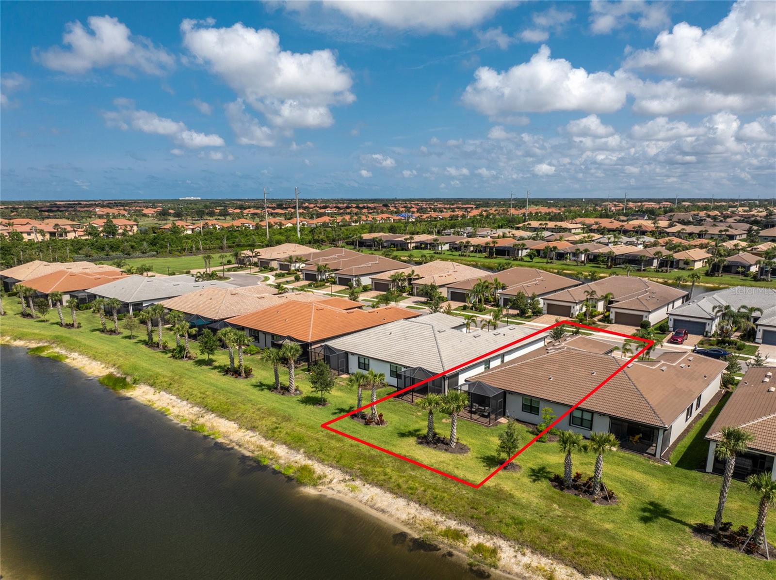 ISLANDWALK/THE WEST VLGS PHASE - Residential