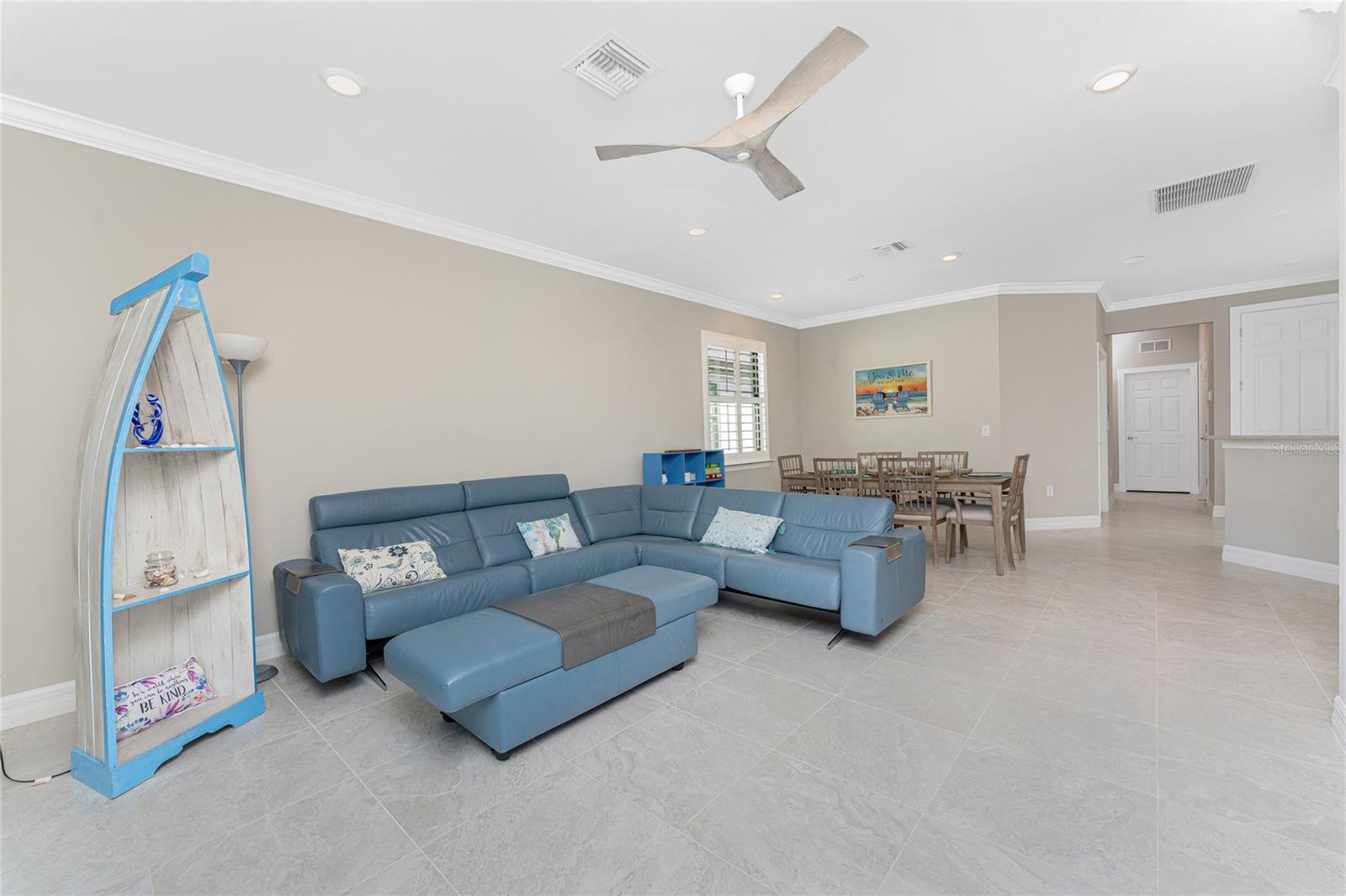 ISLANDWALK/THE WEST VLGS PHASE - Residential