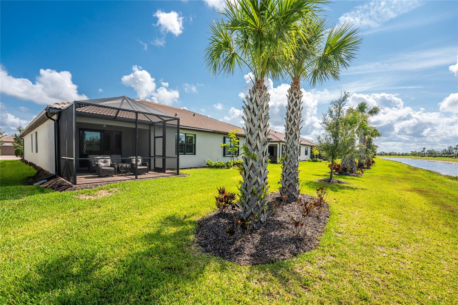 ISLANDWALK/THE WEST VLGS PHASE - Residential
