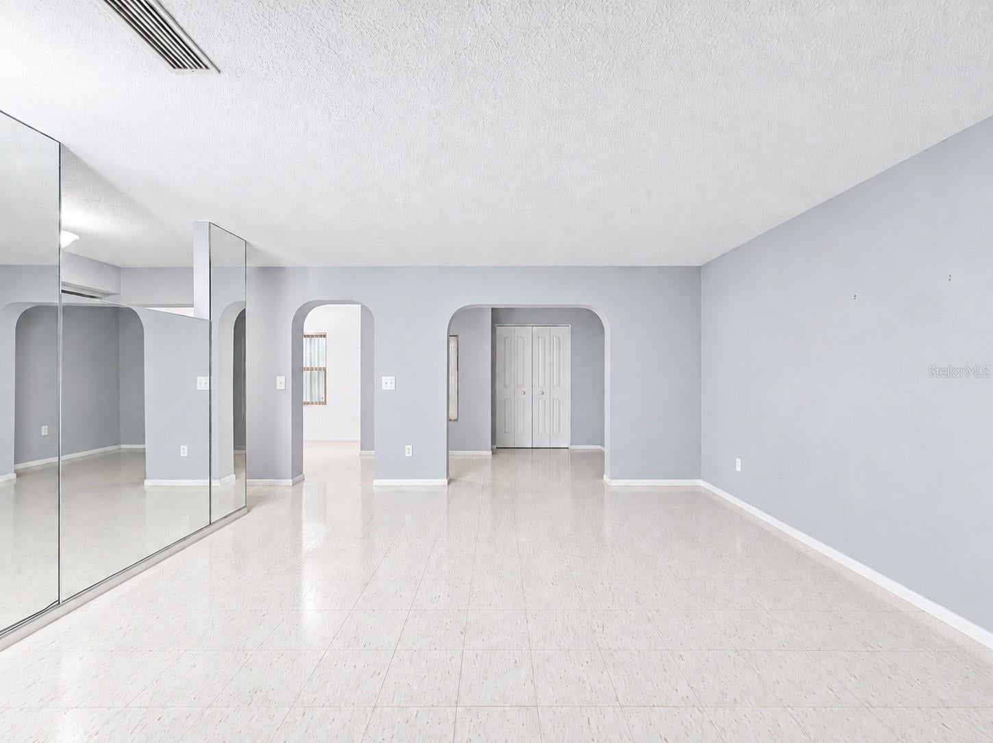 1026 W RAMBLA STREET