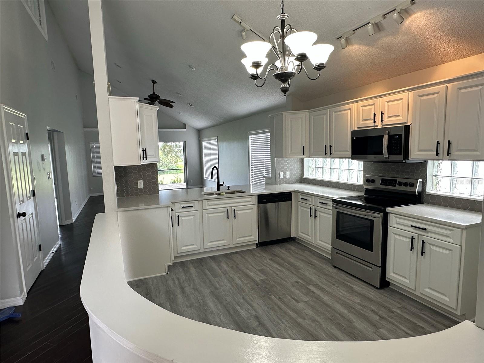 1131 ORANGE GROVE LANE