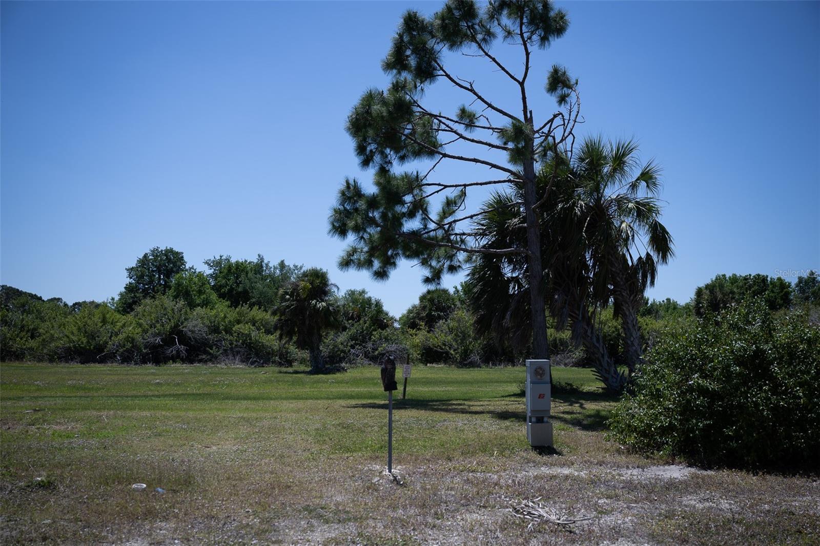 Vacant lot ready for your very own Florida dream home. The ultimate lifestyle on Florida's Gulf Coast, located between Sarasota and Fort Myers with boat access to the Gulf. La Casa is a quiet 55+ community of 974 homes nestled among a variety of native trees. Spacious common grounds surround our eight lakes. Welcome To the Good Life! RECREATION, 2 Clubhouses, 2 Heated Pools. There is no shortage of activities in this community!