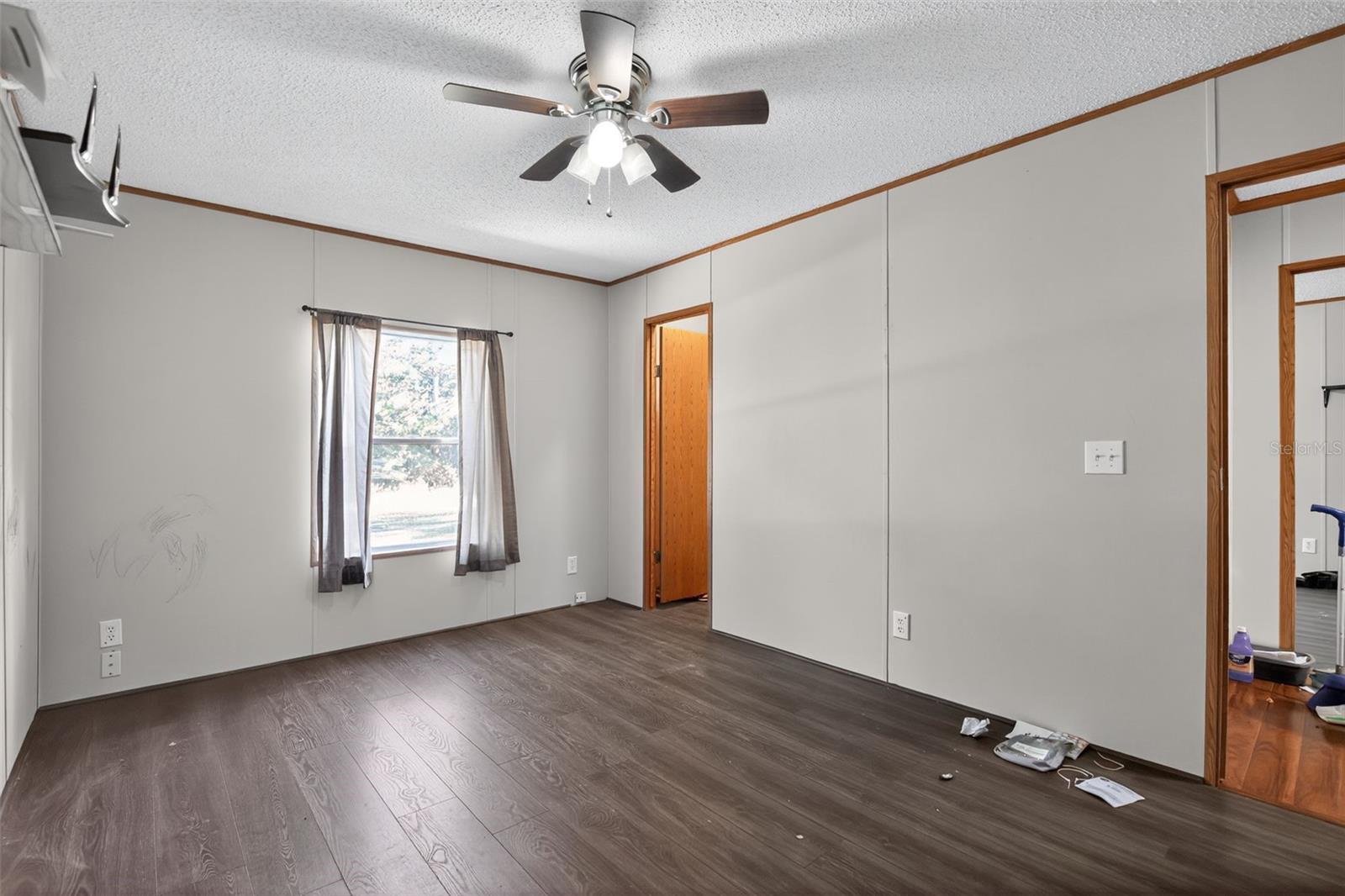 UNIVERSITY OAKS - Residential