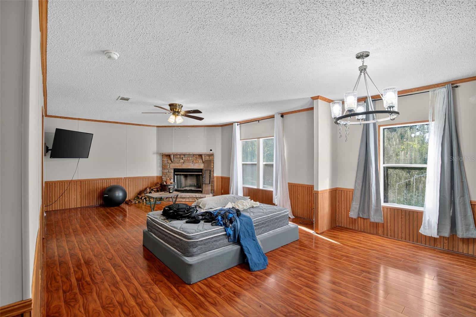 UNIVERSITY OAKS - Residential