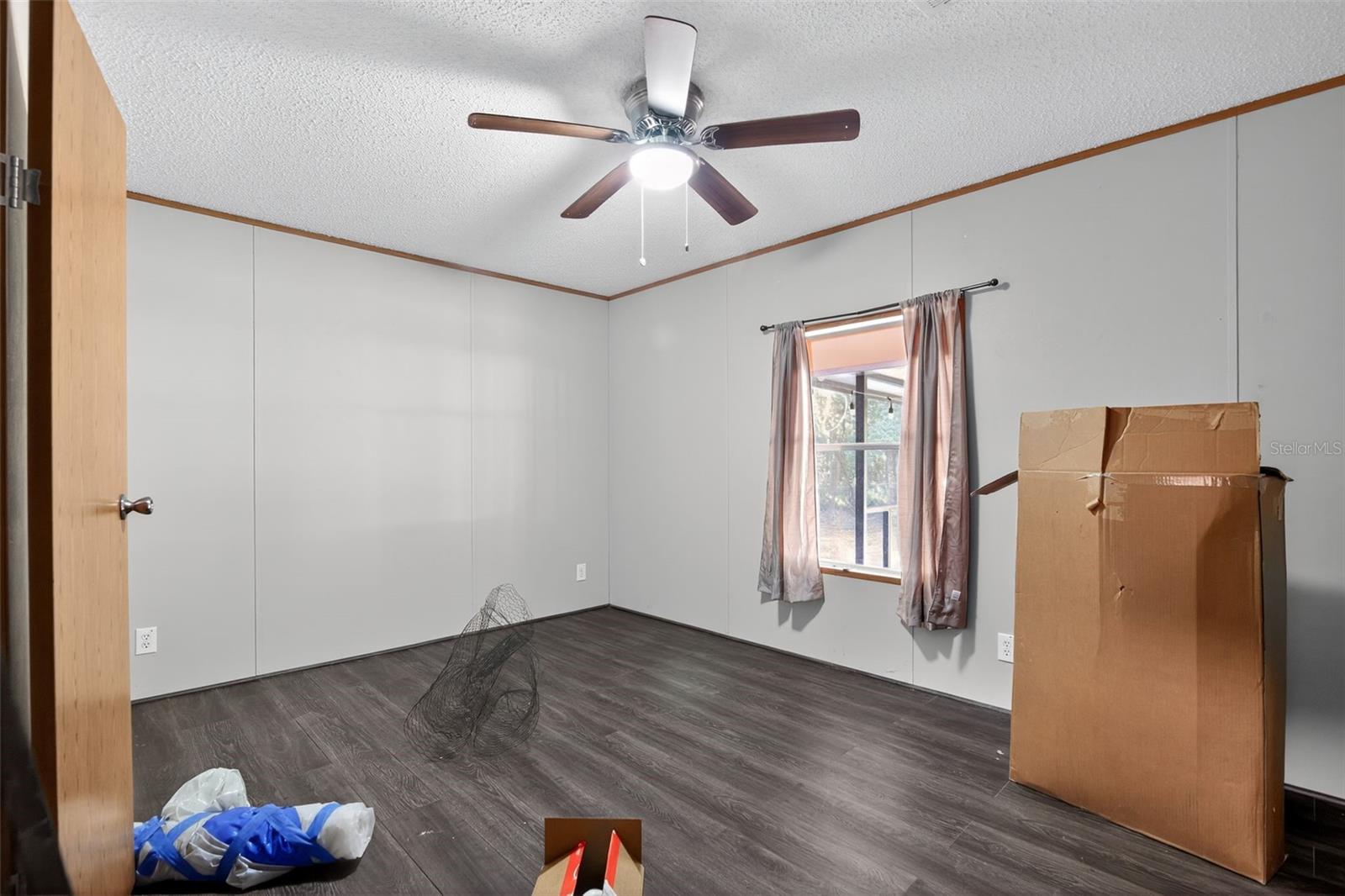 UNIVERSITY OAKS - Residential