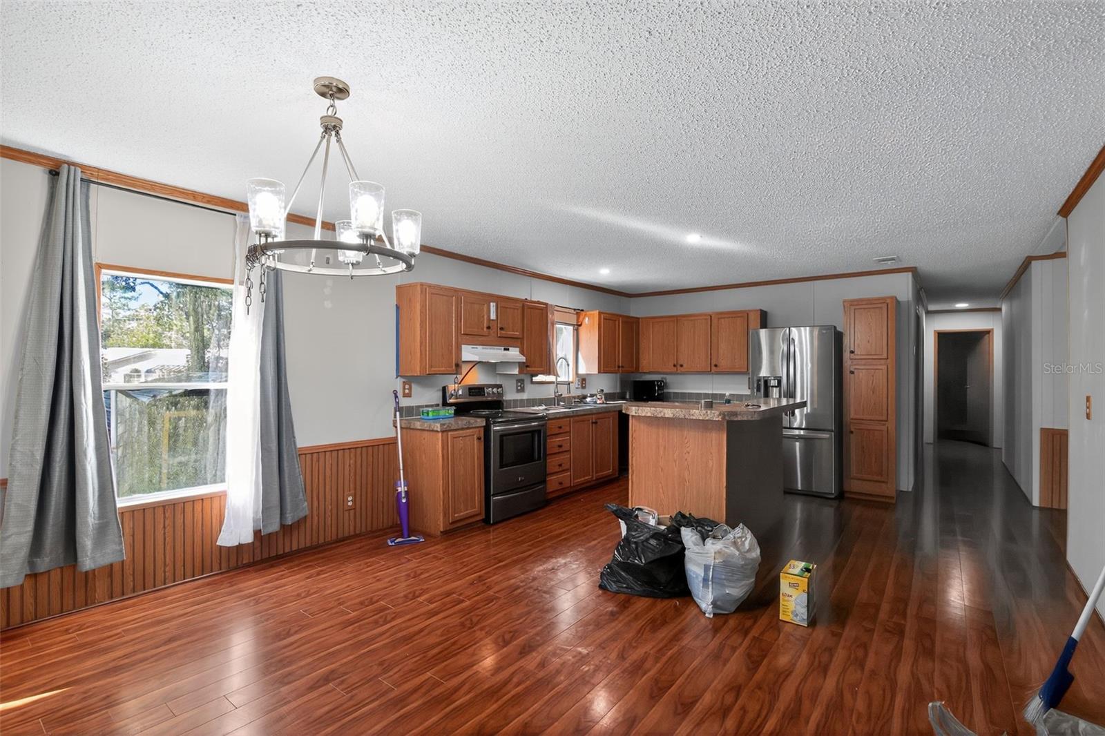 UNIVERSITY OAKS - Residential