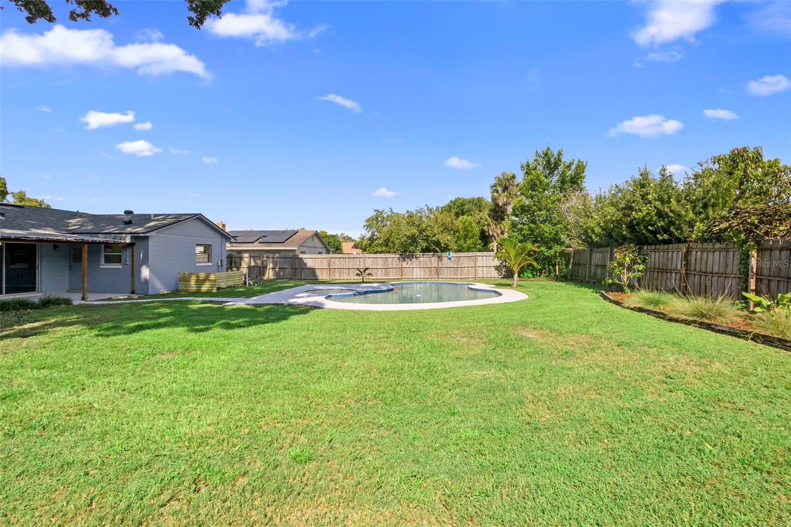1014 WOODALL DRIVE