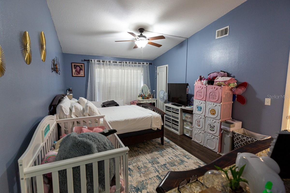 BENT TREE - Residential