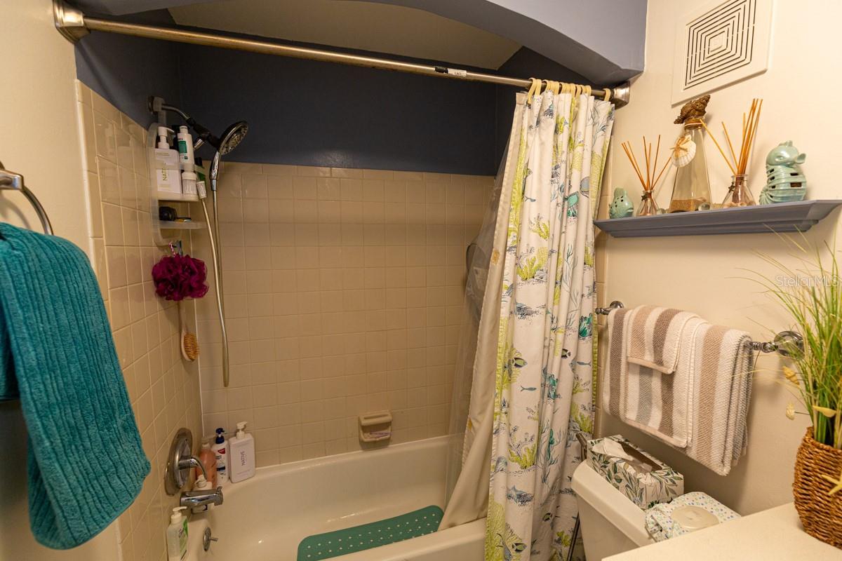 BENT TREE - Residential