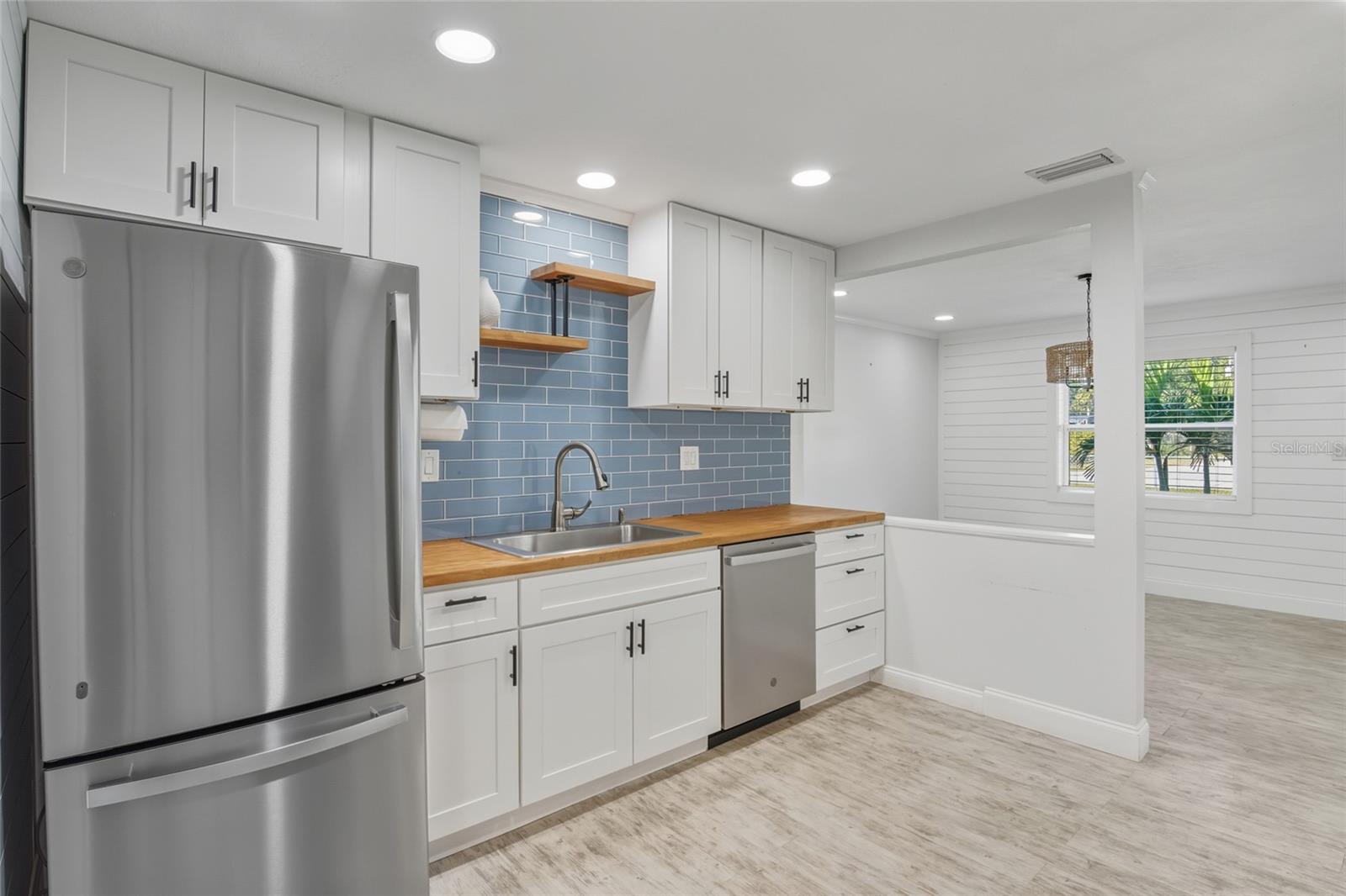 ELLISON HOMES ROYAL - Residential