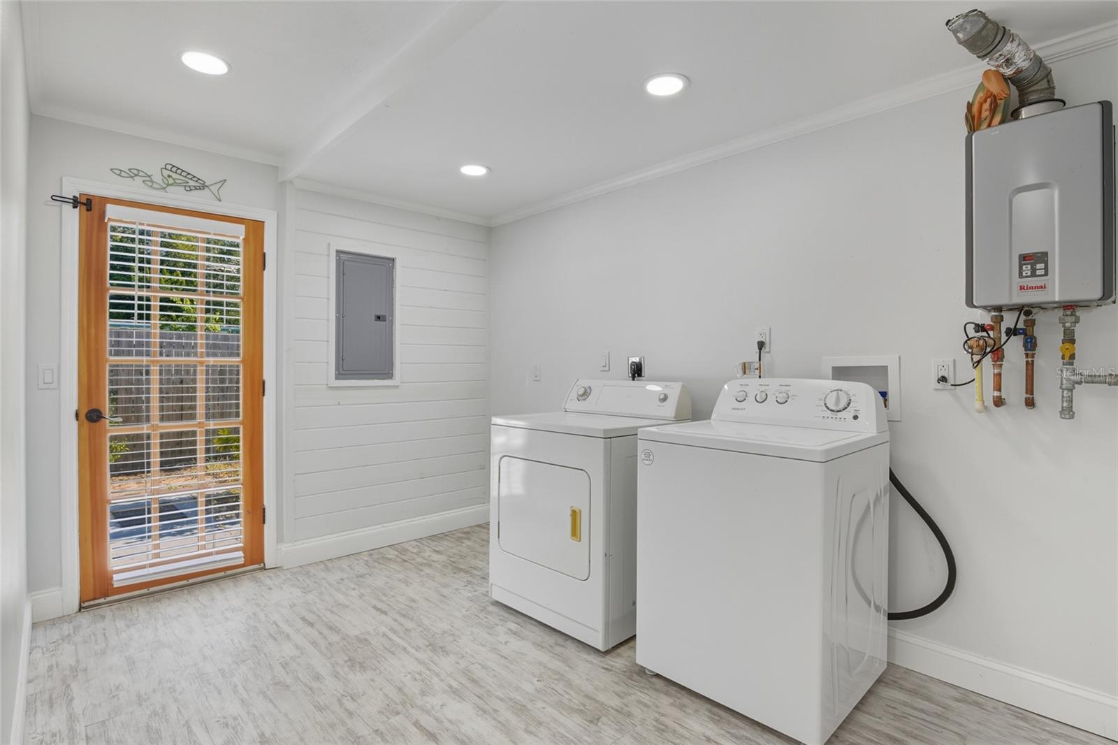 ELLISON HOMES ROYAL - Residential