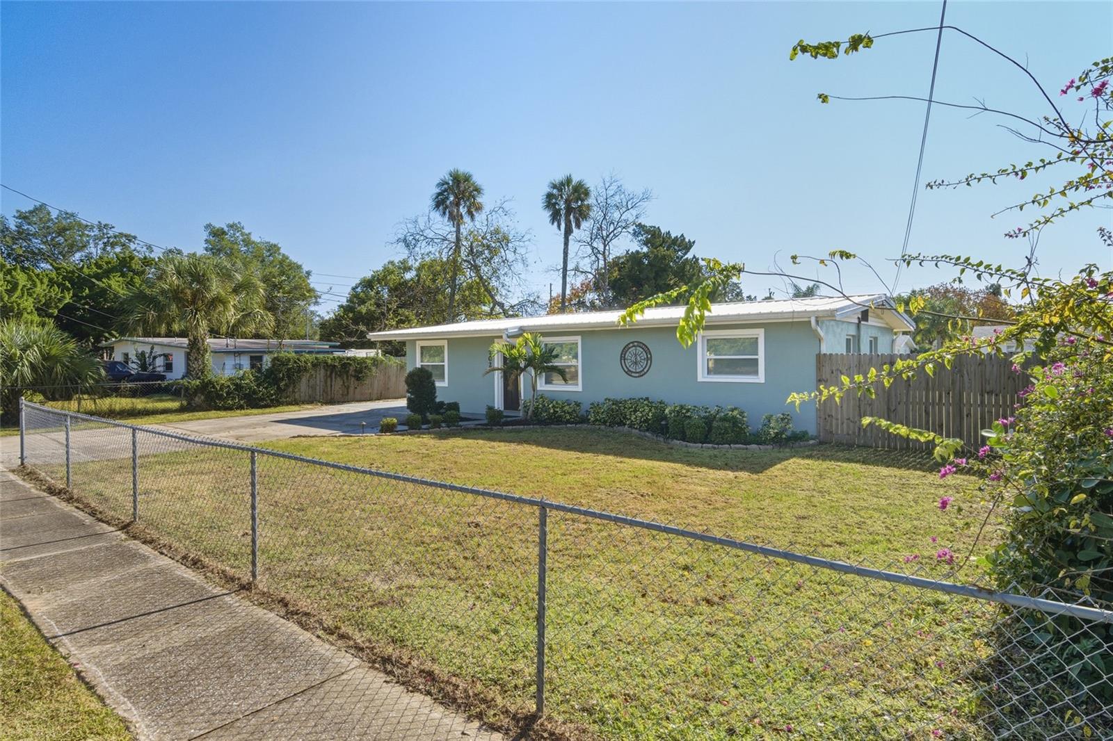 ELLISON HOMES ROYAL - Residential