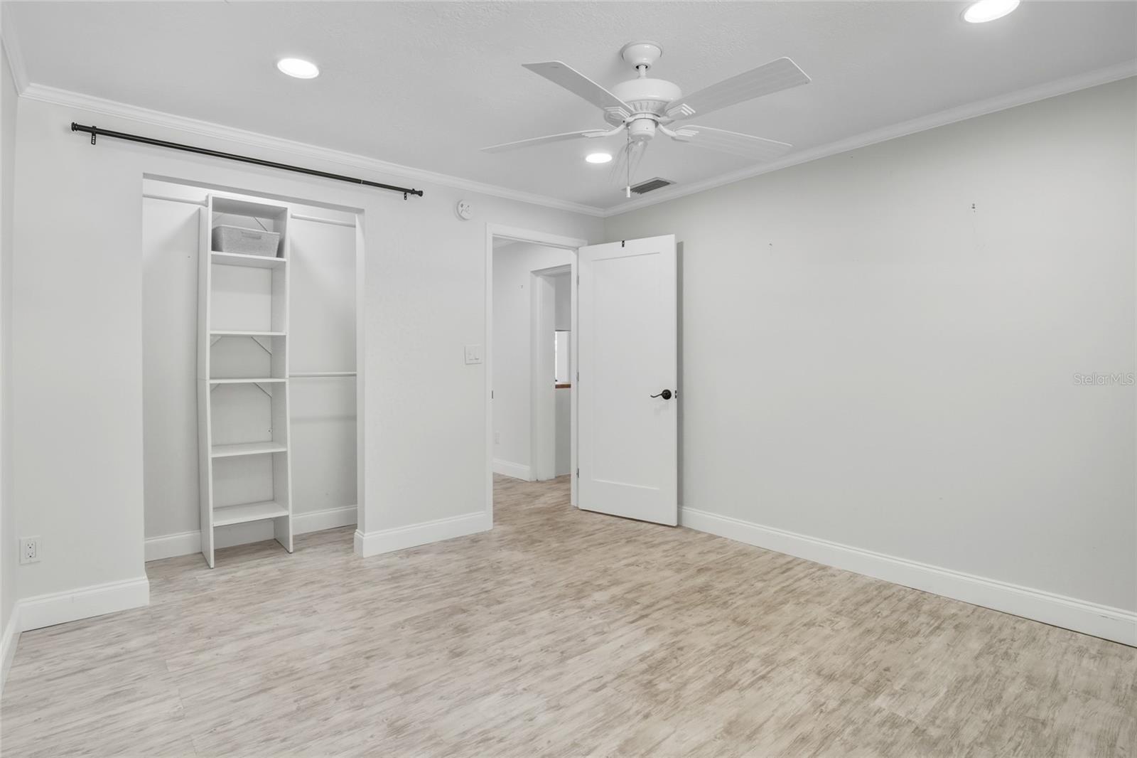 ELLISON HOMES ROYAL - Residential