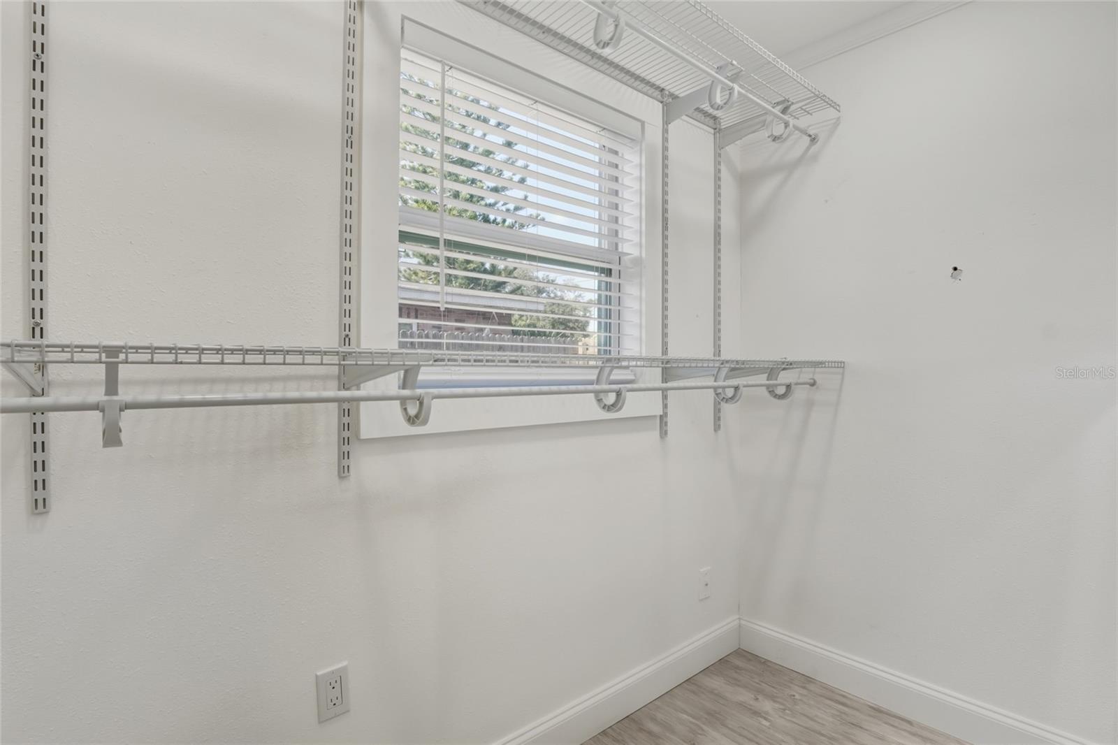 ELLISON HOMES ROYAL - Residential