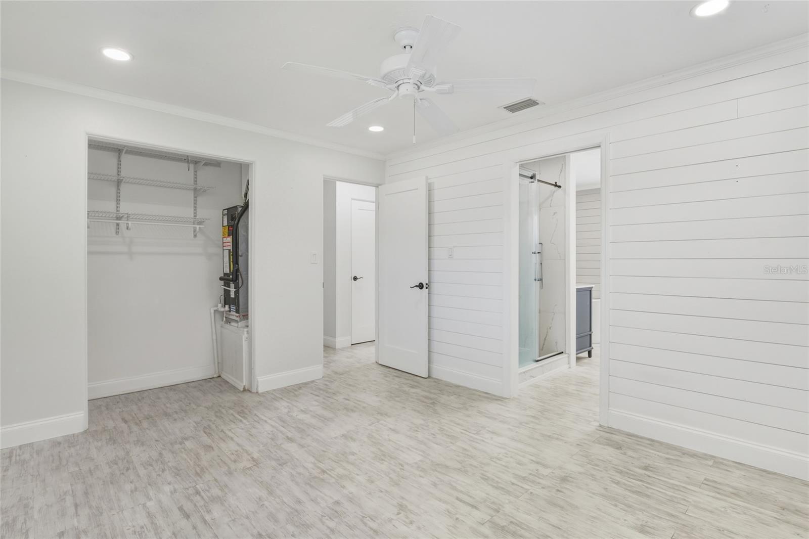 ELLISON HOMES ROYAL - Residential