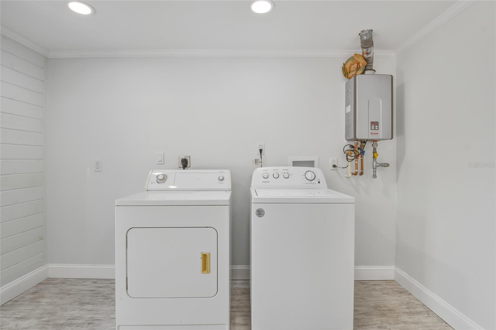 ELLISON HOMES ROYAL - Residential