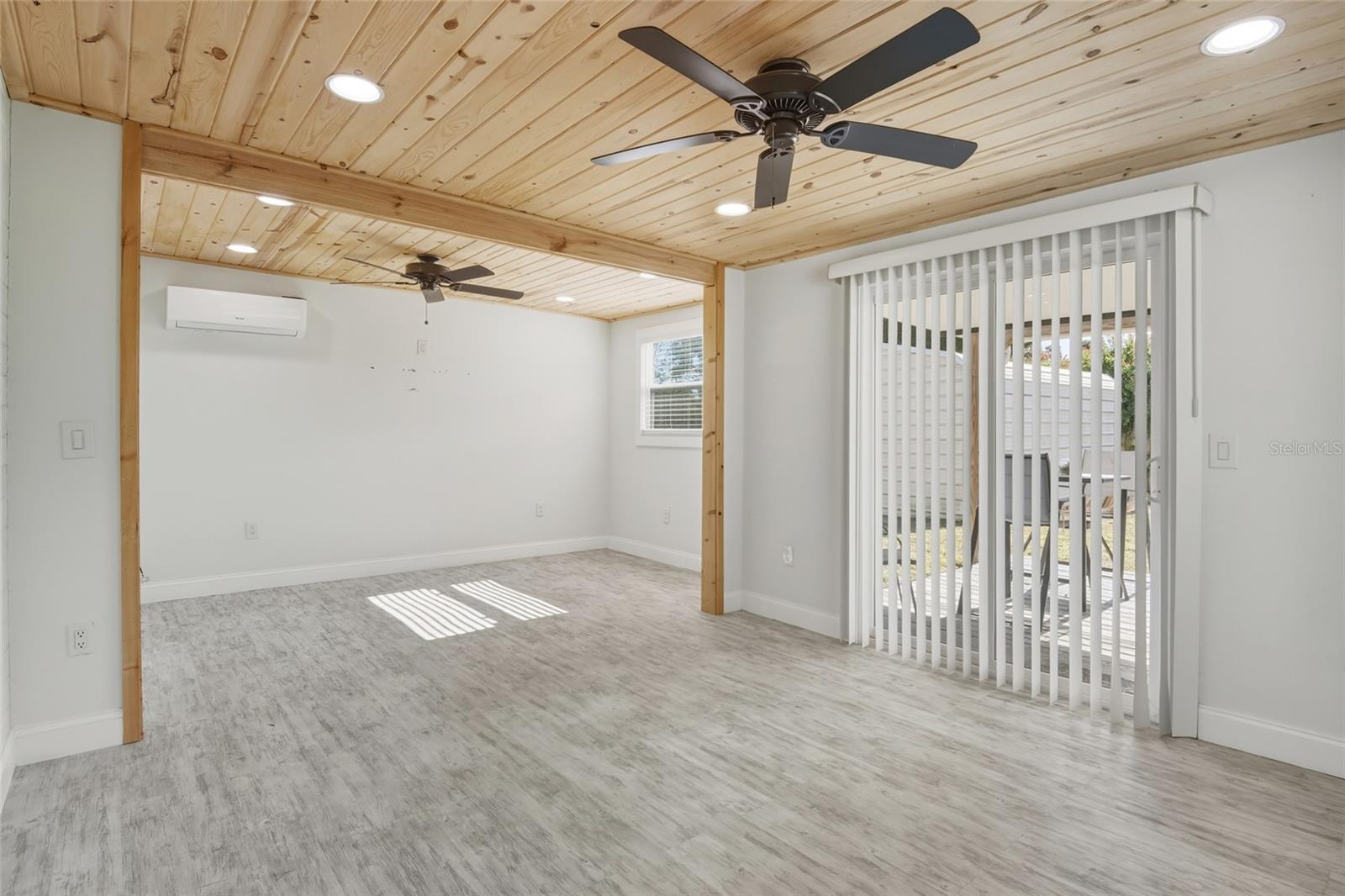 ELLISON HOMES ROYAL - Residential