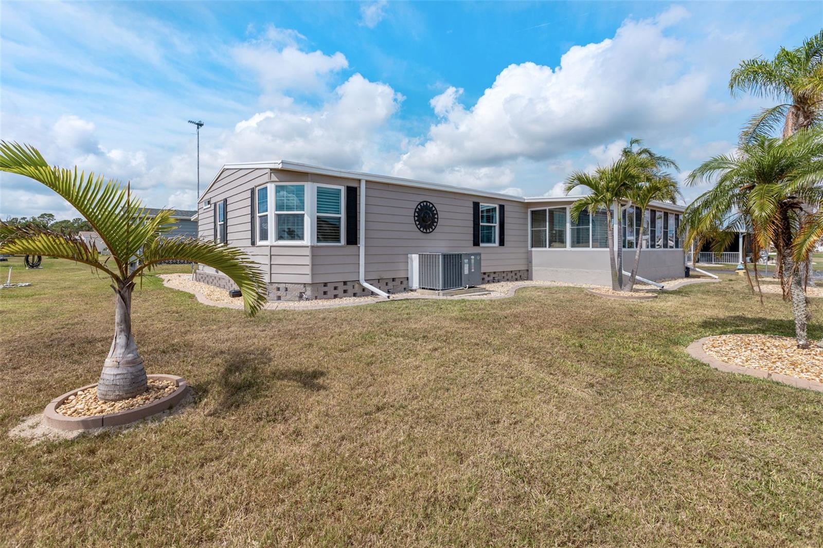 LA CASA MHP CO-OP - Residential