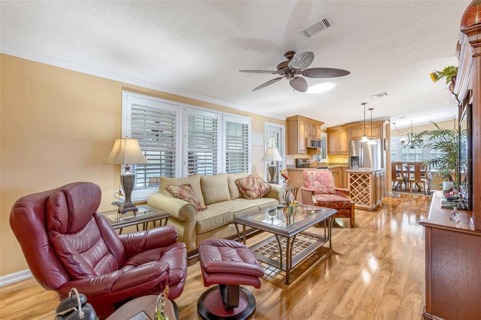 LA CASA MHP CO-OP - Residential