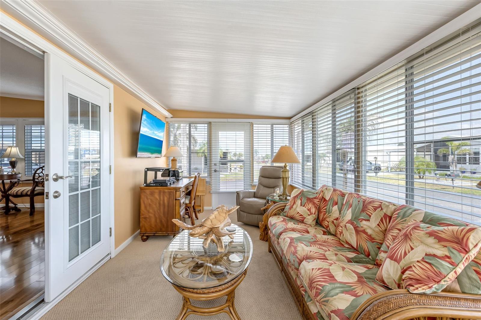 LA CASA MHP CO-OP - Residential