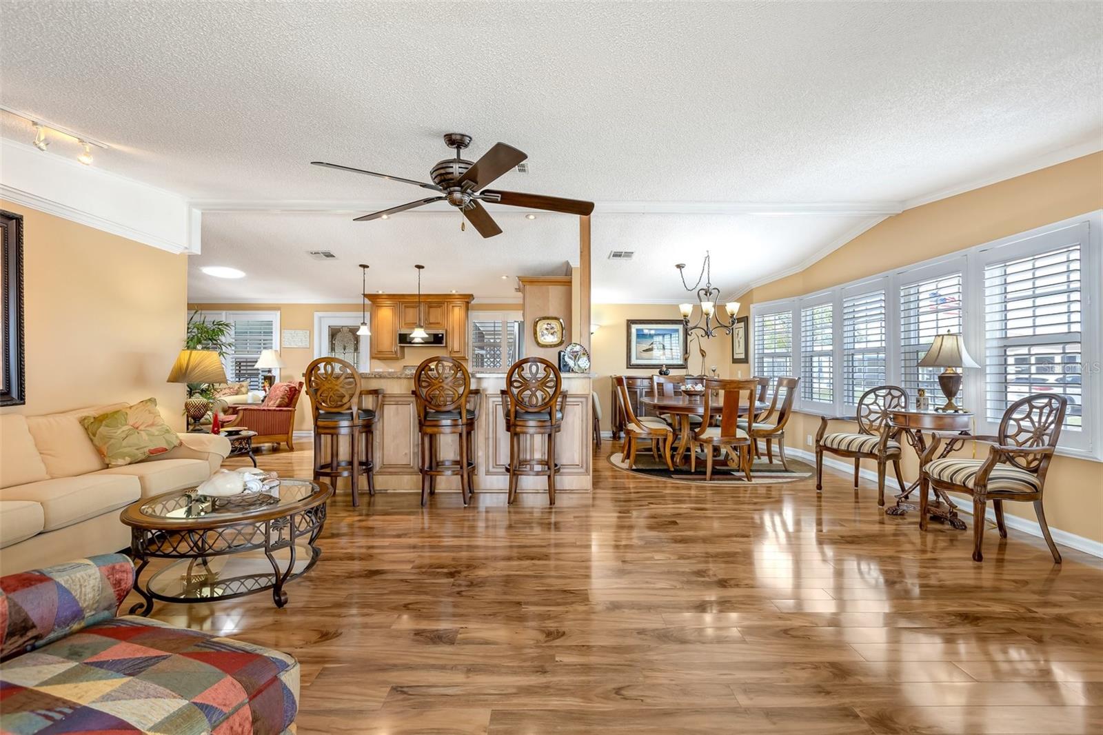 LA CASA MHP CO-OP - Residential