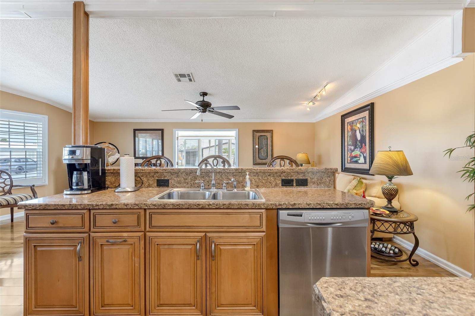 LA CASA MHP CO-OP - Residential