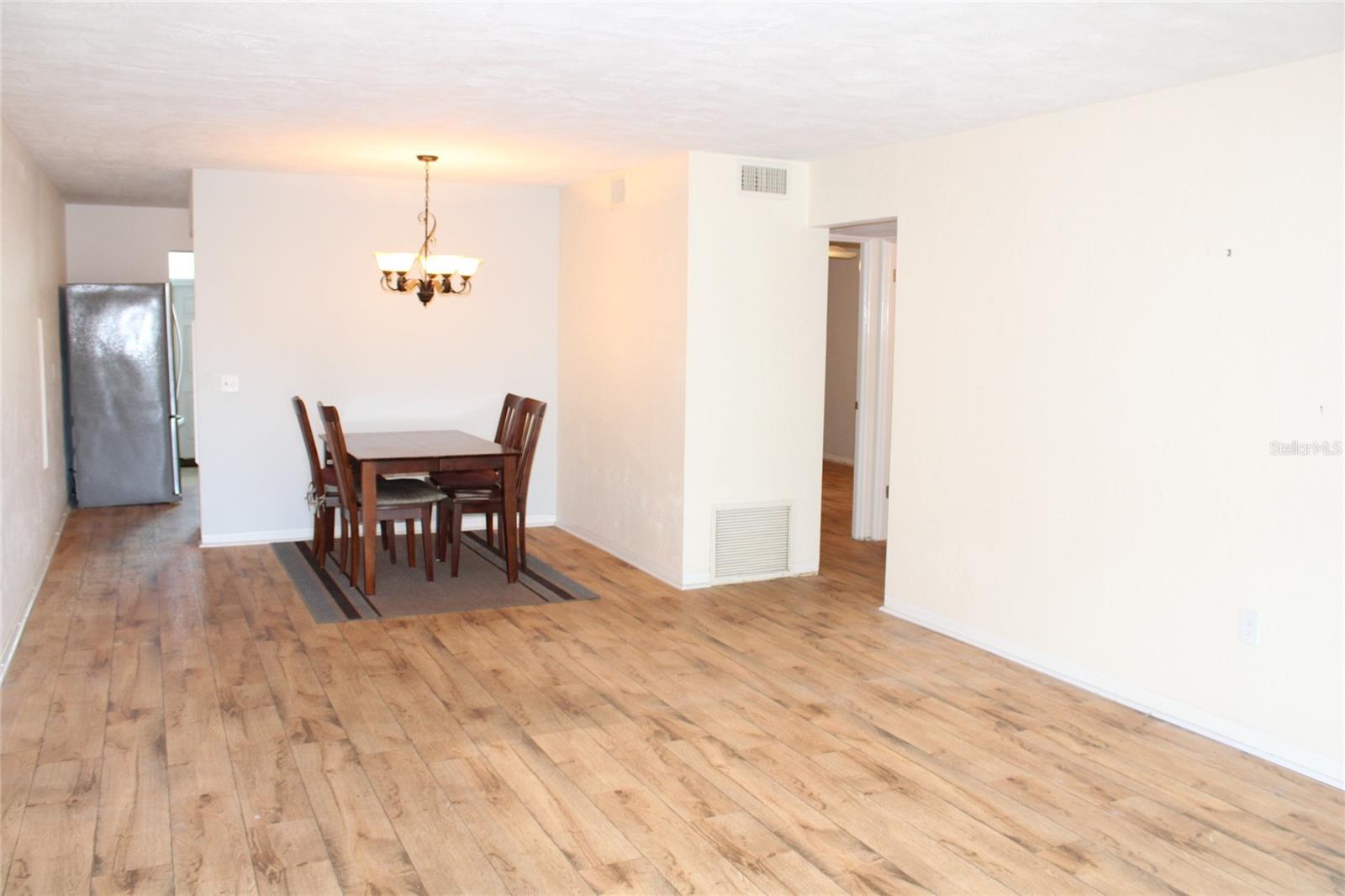2454 AUSTRALIA WAY E 10