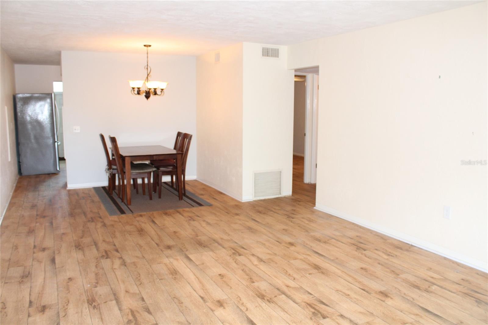 2454 AUSTRALIA WAY E 10
