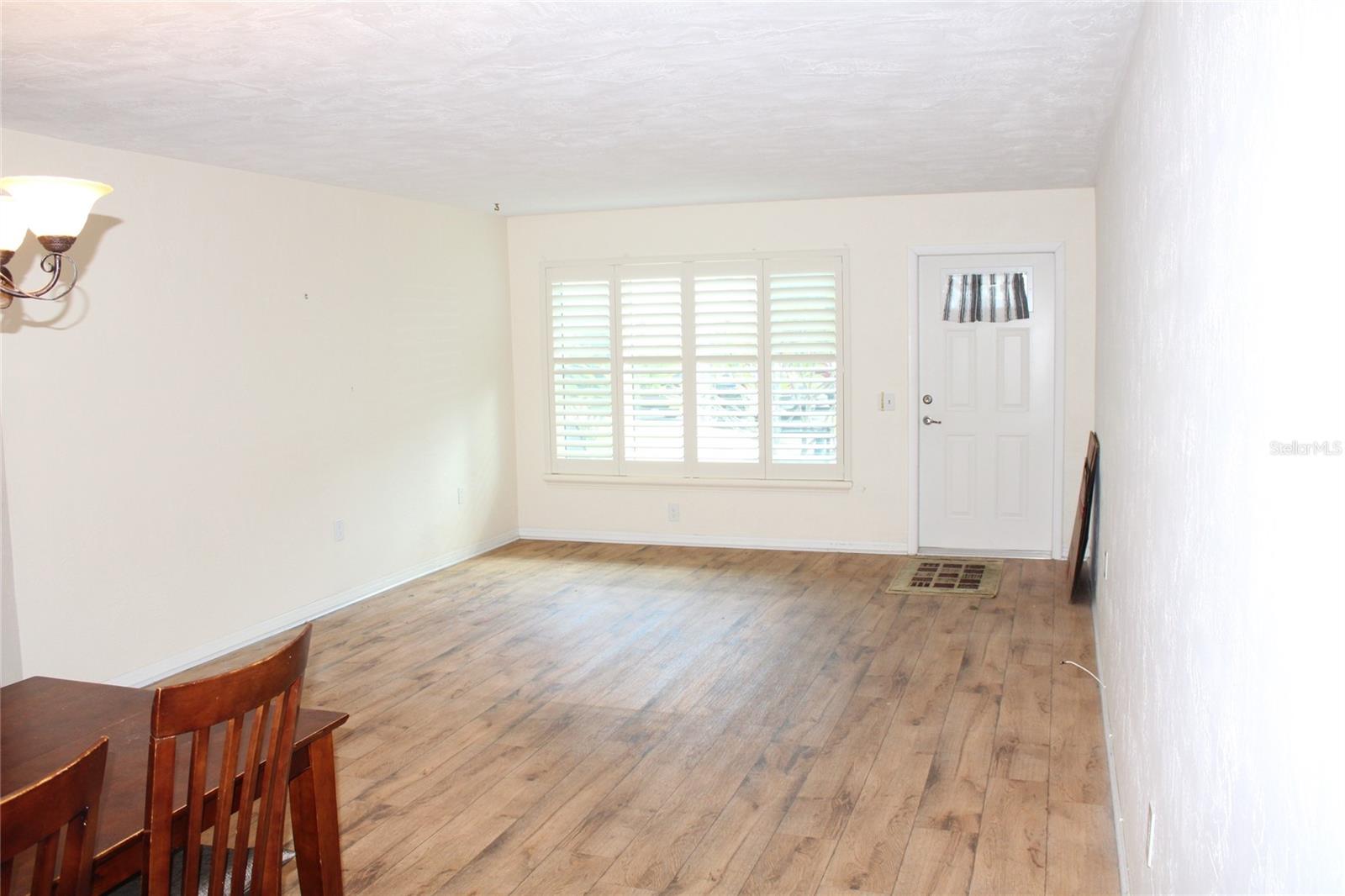 2454 AUSTRALIA WAY E 10