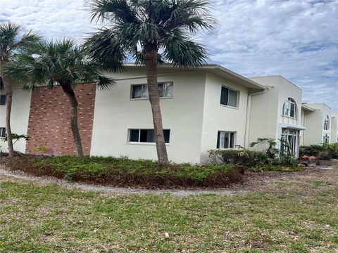 4480 OVERLOOK DR DRIVE NE 17 ST PETERSBURG FL 33703