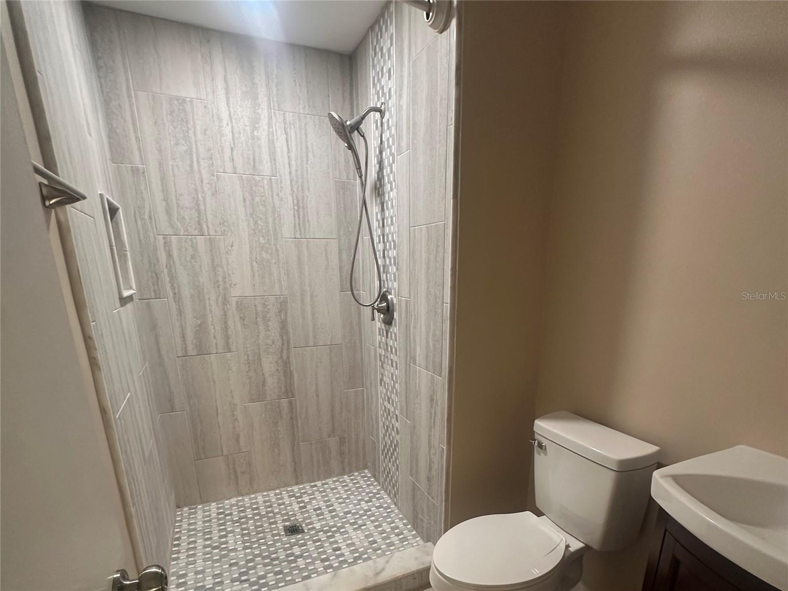 OAK LAKE PARK CONDO - Residential