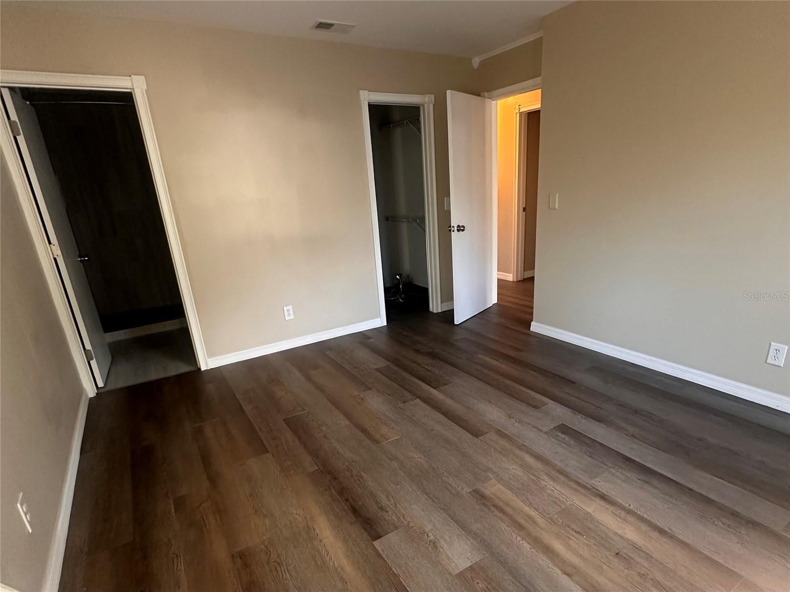 OAK LAKE PARK CONDO - Residential