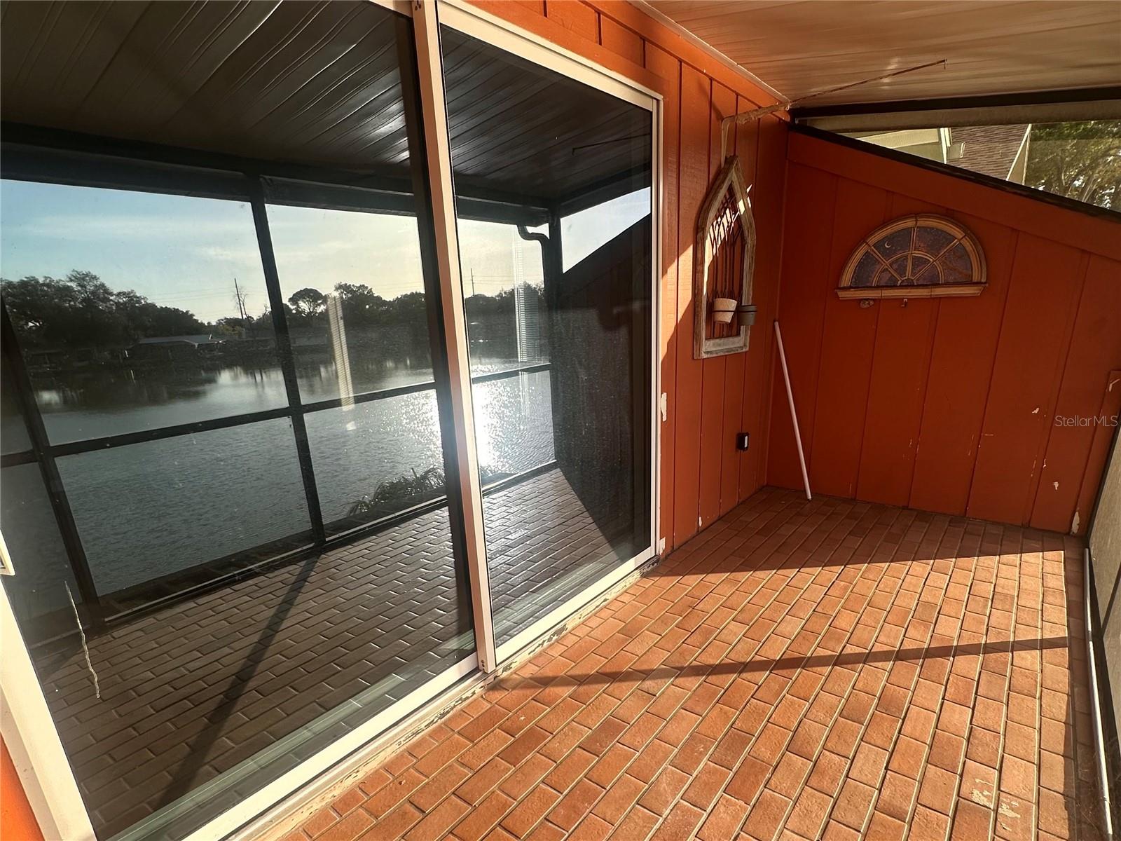 OAK LAKE PARK CONDO - Residential