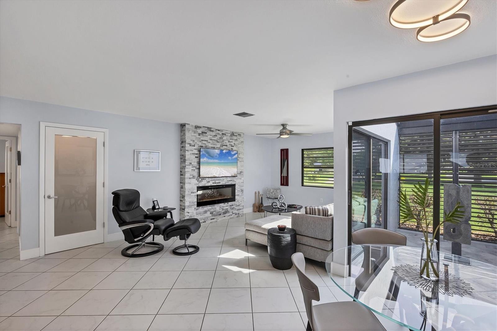 GLEN OAKS MANOR HOMES PH 1 - Residential
