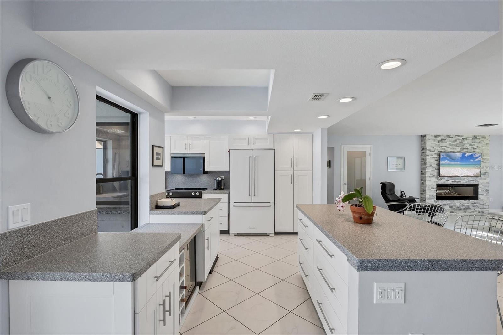 GLEN OAKS MANOR HOMES PH 1 - Residential